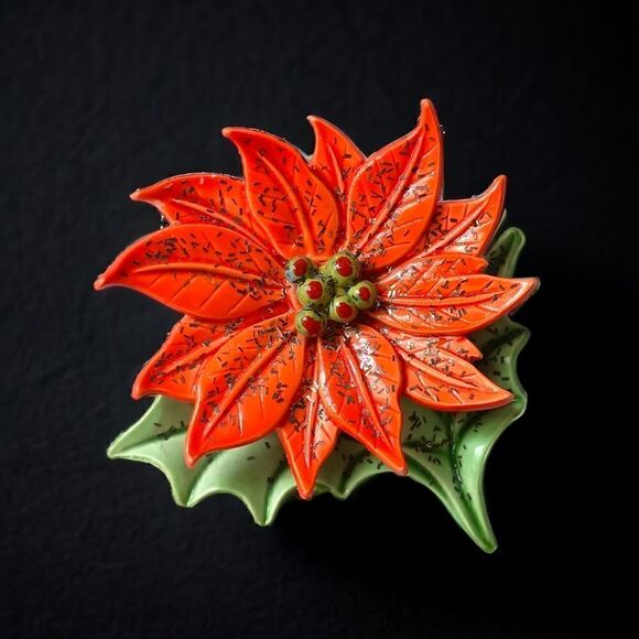 Vintage Poinsettia Brooch Pin Celluloid Plastic Christmas MCM Holiday Winter Red - Picture 10 of 14